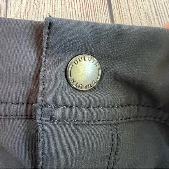 DULUTH Trading Co Dry On The Fly Shorts 18 - Picture 4 of 6